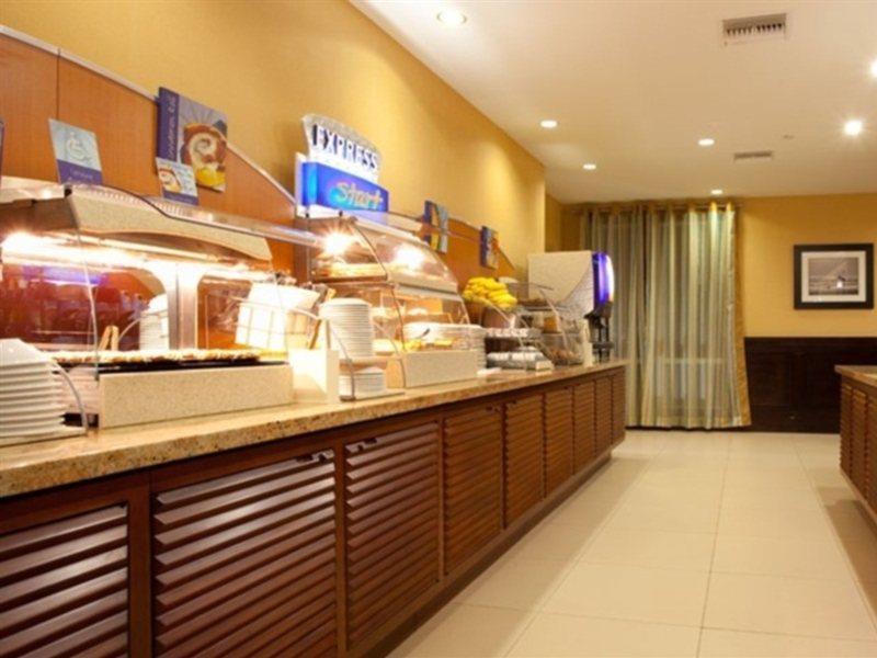 Holiday Inn Express Jacksonville Beach By Ihg Экстерьер фото
